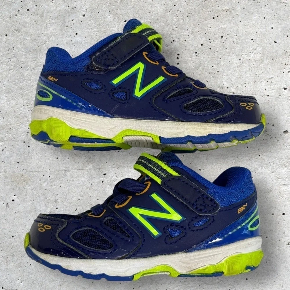 Baby New Balance sneakers size 4